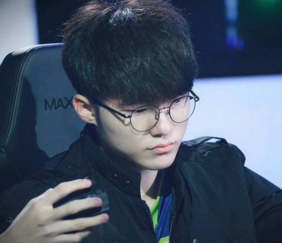 英雄联盟faker2021 《英雄联盟》Faker因手伤获赔83万美金保险 夏季赛将短暂休息