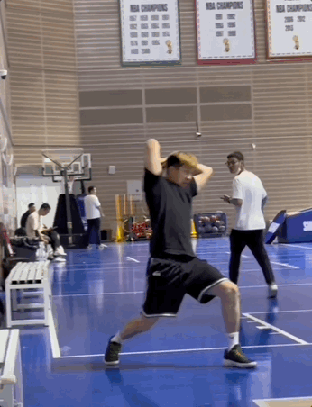 prjDWJbrDikuuBa.gif